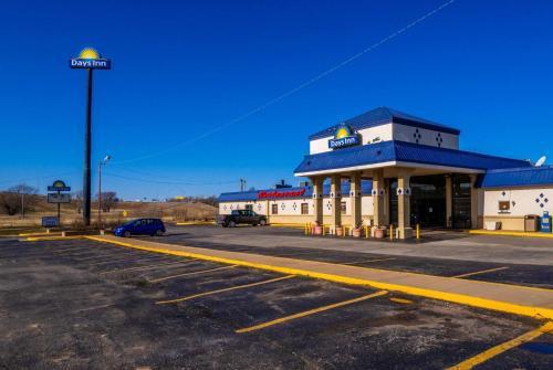 Days Inn by Wyndham Clinton OK