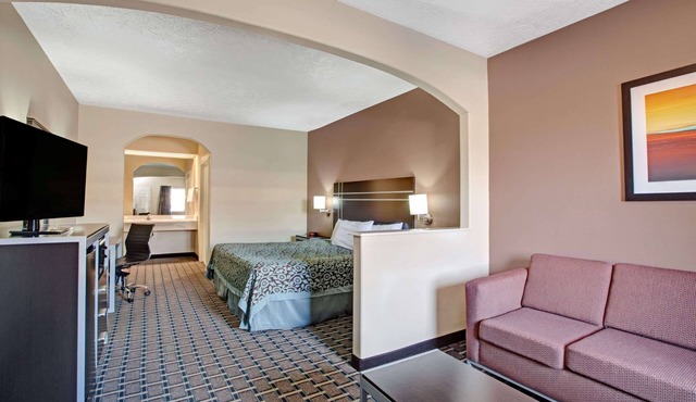 Days Inn & Suites by Wyndham Houston North/Spring