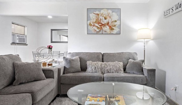 Deep Ellum Lakewood 1 bedroom Apartment
