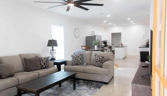 Delightful 2-bedroom house in a quiet neighborhood in the heart of Sterlington