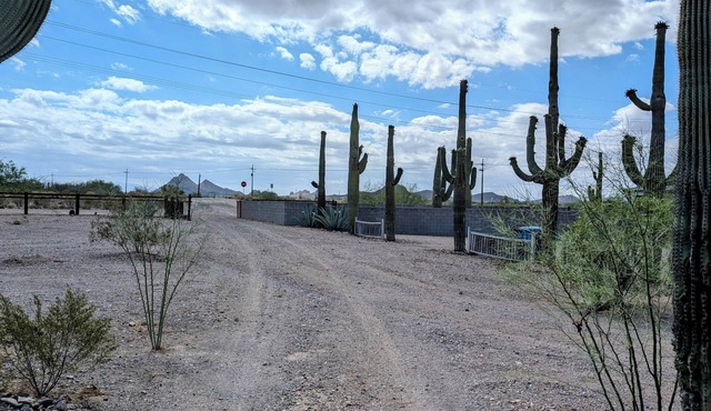 Desert Gem on 1 Acre 2bed/1 bath