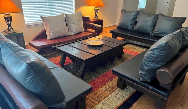 DFW - Room C - One Bedroom Apartment, Sleeps 1