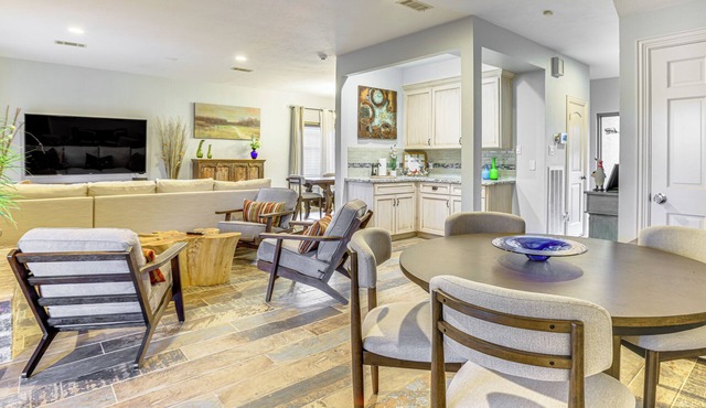 Dog-friendly Cypress Vacation Rental w/Lanai!