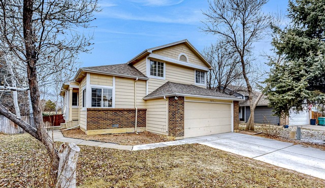 Dog-friendly home in a quiet neighborhood with sauna, balcony, W/D, & AC