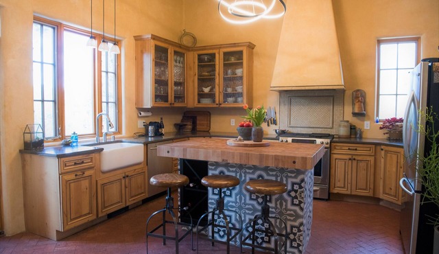 Downtown Home on 1.5 Acres! Perfect for ski and summer! Hot Tub and Outdoor Zen