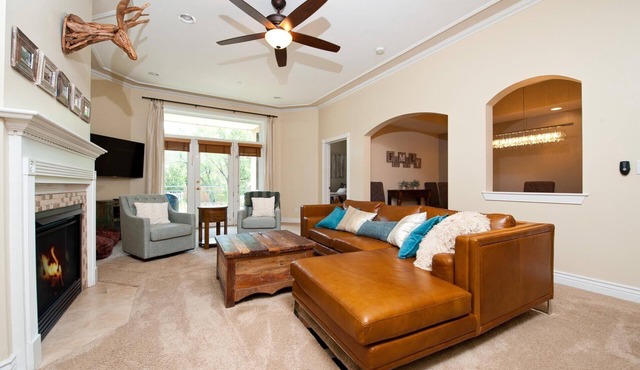Downtown Luxury Condo - 1 Block to Main Street and Train