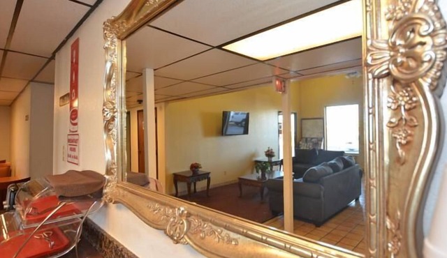 Econo Inn and Suites