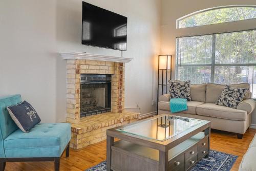 El Paso Vacation Rental w/Spacious Yard, Patio!