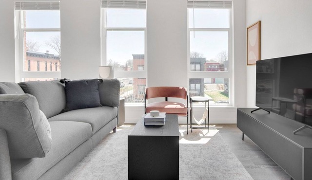 Elegant RiNo 2BR w/ Gym, W/D & Pool, near Coors Field, by Blueground