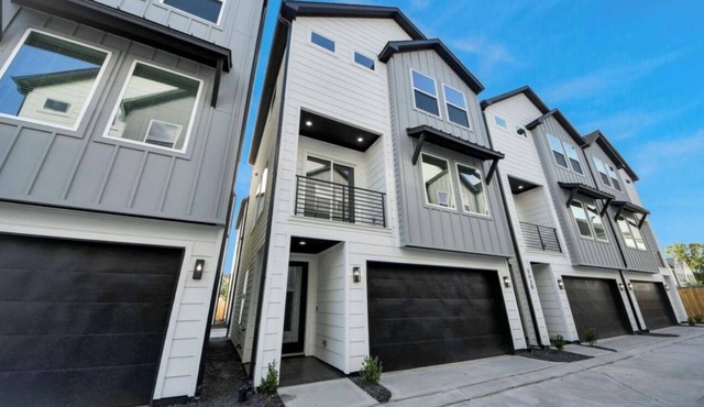 Elysian Estates 1BR & Kitchen