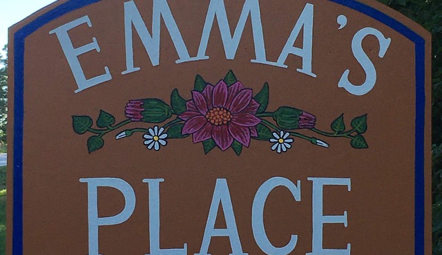 Emma’s Place- a cozy couple's retreat, only 5 miles from Jasper, Arkansas!