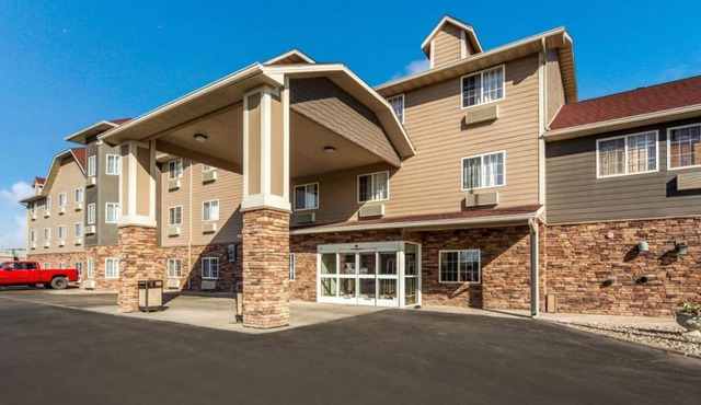 Enjoy Free Breakfast and Parking! 4 Upscale Units, Minutes to Harrah’s Casino!