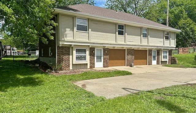 Entire 6-bedroom duplex 5-7 minutes to FIFA games