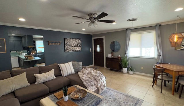 Entire home in Stillwater, Oklahoma - Walking distance to downtown!
