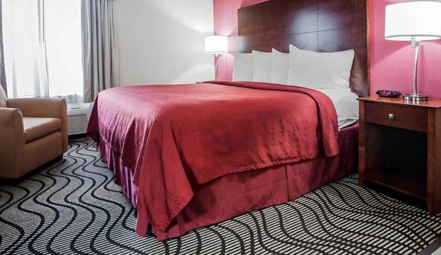 Escape to Your Own Oasis in Our Comfortable Room!