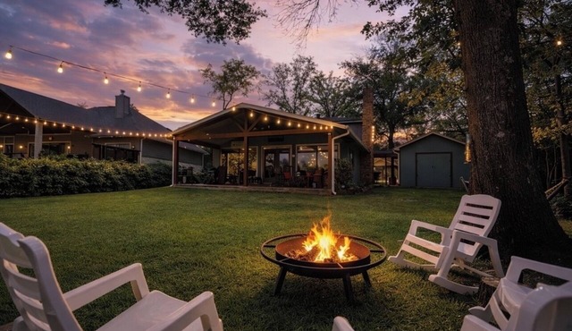 Exceptional 4/2 Waterfront Retreat! Ski, R&R, Family Getaway &Ladies Trip