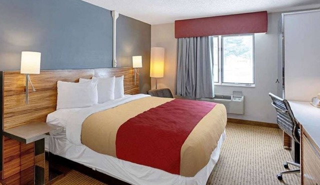 Experience our inviting Studio in Clinton, IA - where your ideal rental awaits.