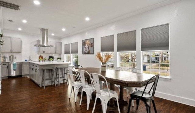 Experience Serenity in a 4BR 3BA Downtown Home