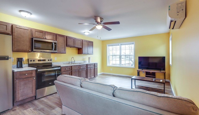 Explore Downtown Ashland! Cozy + New Apartment in Ashland