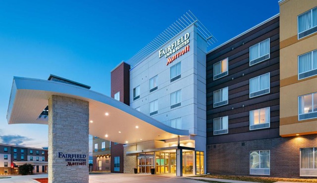Fairfield Inn & Suites by Marriott Lincoln Airport