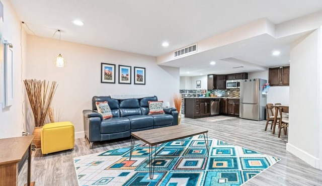 Family Friendly 2bd 1ba, close to 70 exit in Arvada, CO.
