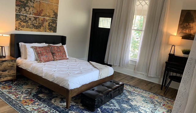 Fanciful long-term home in burgeoning Government Hill. Pet-Friendly.