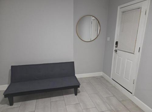 Flawless one bedroom apartment!