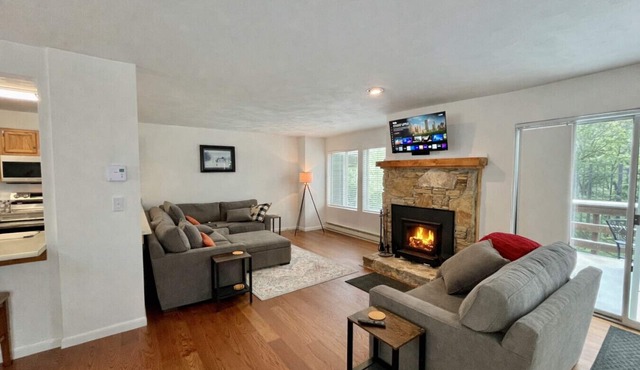 Forest Views | Pool Access & Fireplace in Somerset