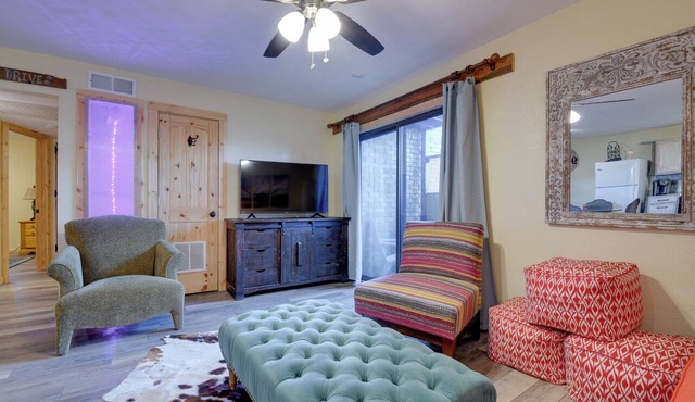 Fort Worth Home w/Patio: 5 Mi to Dtwn!