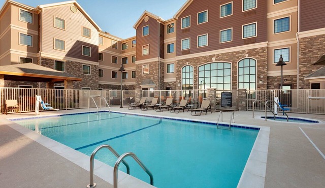 Free Breakfast. Pool. Close to the new Chevron and Oxy campuses!