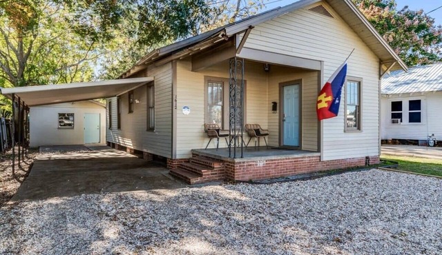 Freetown Hideaway: Private Room, Full Kitchen, Garden & Free Parking