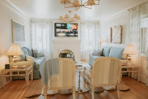 French Tea House in OldTown-Hot Tub-Pet Friendly-No Pet Fess!