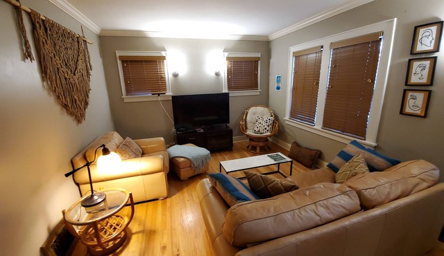 Fully furnished 3BR home in trendy Benson w/restaurants +