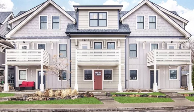 Furnished Townhome in Downtown Louisville