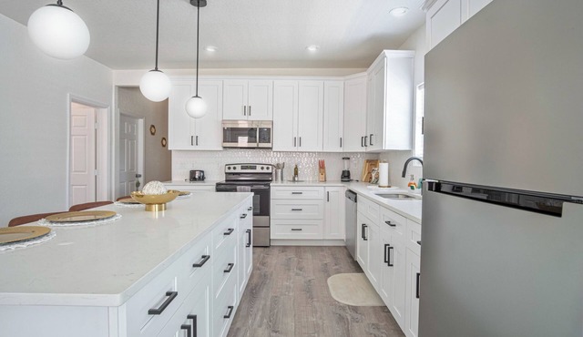 Generous 5br/3ba Haven Close to Alamo & Riverwalk!
