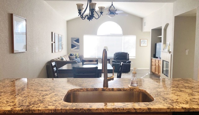 GORGEOUS 2BR, 2BA -20min to Denver/Boulder. POOL TONS 5 STAR REVIEWS POOL