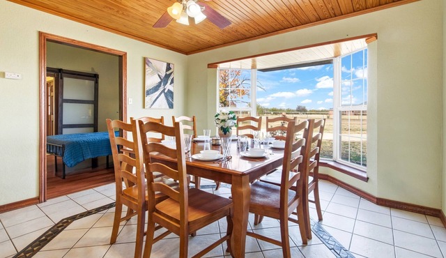 Grand Haven ※ 8BR Home ※ 2 Acres ※ Workers Welcome