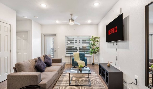 Grand Prairie 1BR | IKEA, Epic Waters, Bass Pro