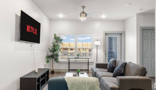 Grand Prairie 1BR | IKEA, Epic Waters, Bass Pro