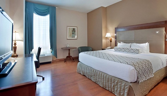 Great & Comfortable for Vacationers! W/ Pool