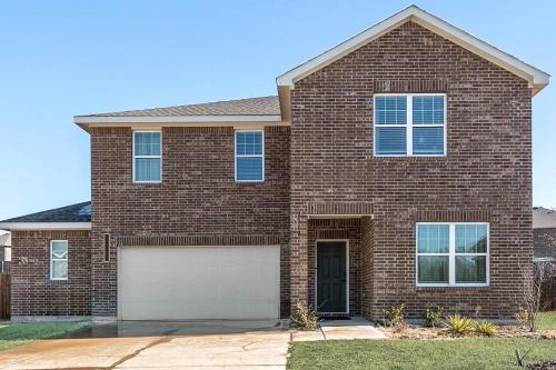 Great for Families! Glenn Heights Getaway w/Yard