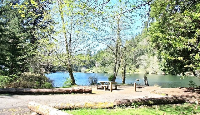 Great Relaxing Overnight Stay in GuestHouse Montesano! Free Onsite Parking