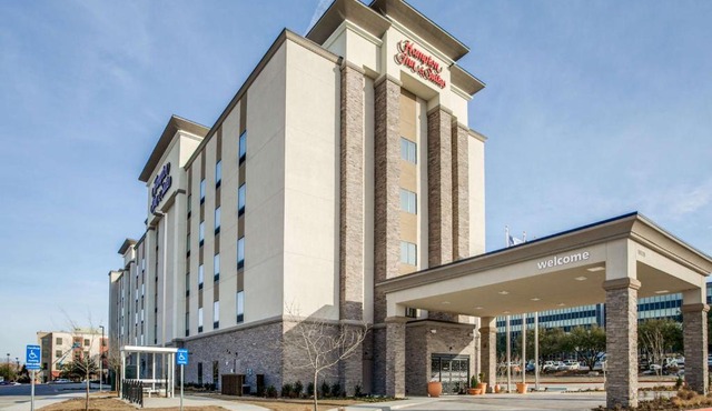 Hampton Inn & Suites Dallas-Central Expy/North Park Area