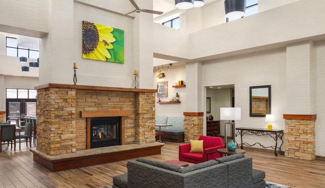 Hampton Inn & Suites Springfield