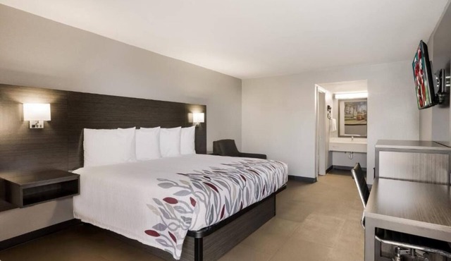 Hassle-Free Accommodation with Free Parking, Pets are Welcome!