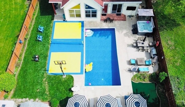 Heated Pool Hot Tub PicklebalMovieTheaterPoolTable GameR Golf