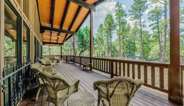 Hidden Buffalo Lodge | Sleeps 13 w/Kid's Loft!