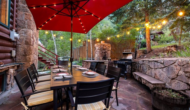 Hikers Hideaway | Foosball & Darts | Pet Friendly