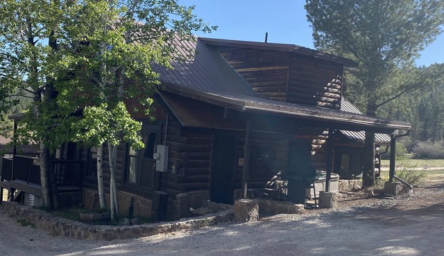 Historic Log Cabin in Greer, AZ. Located near Molly Butler's & Sunrise Ski Area