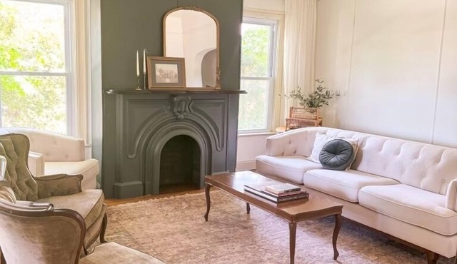 Historic Victorian Charm 5 bedroom 2 Bath. EV Charging